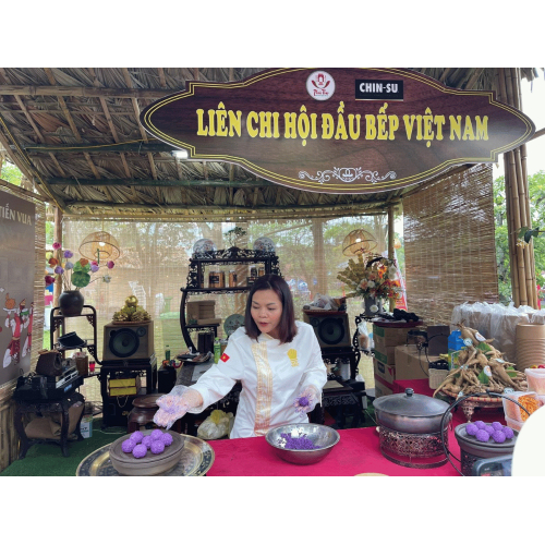 VCF đã tham gia nghi lễ thắp hương dâng lễ vật lên Vua Hùng